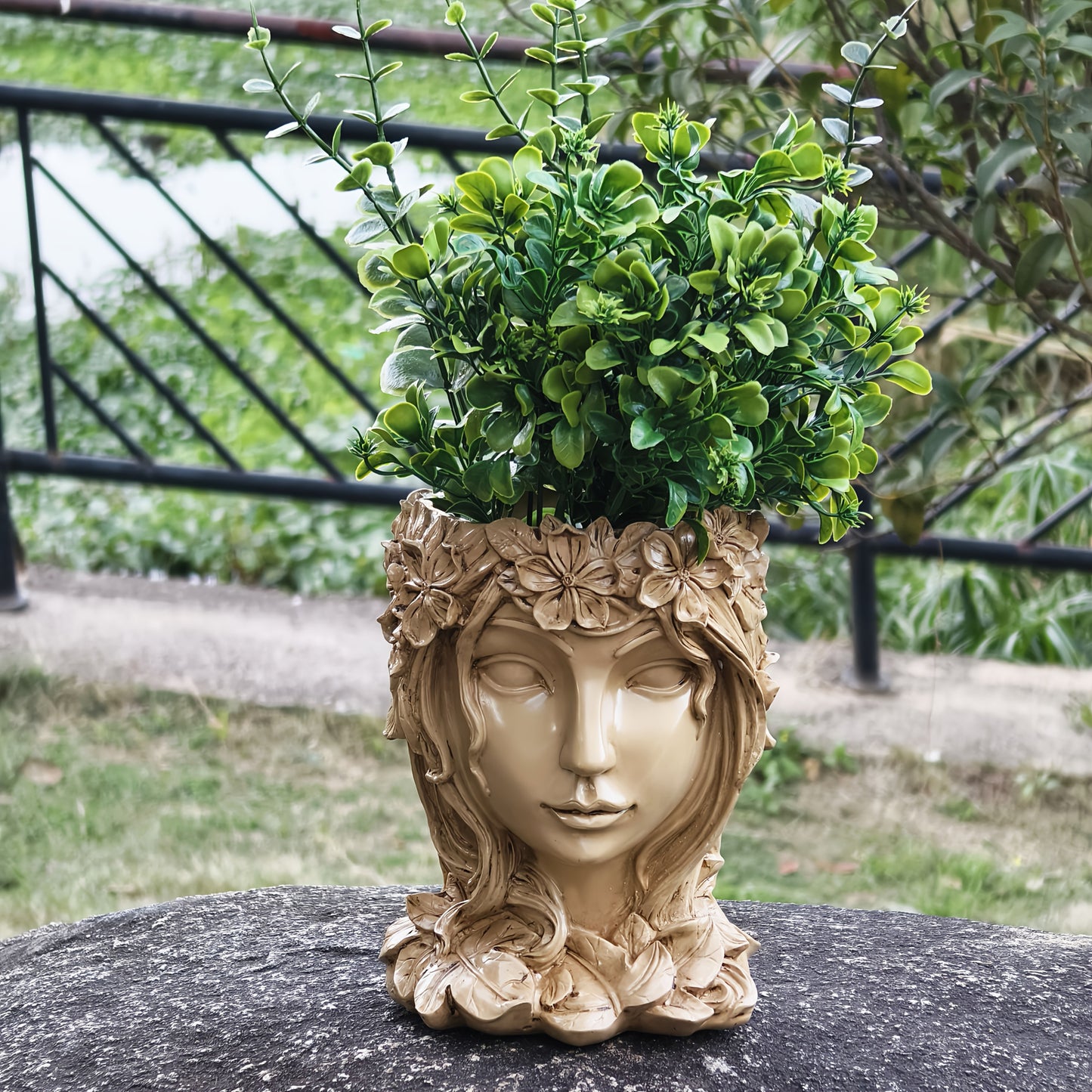 Gudinna Blomkruka - 19cm - 2 Olika Färger - CC Krukan