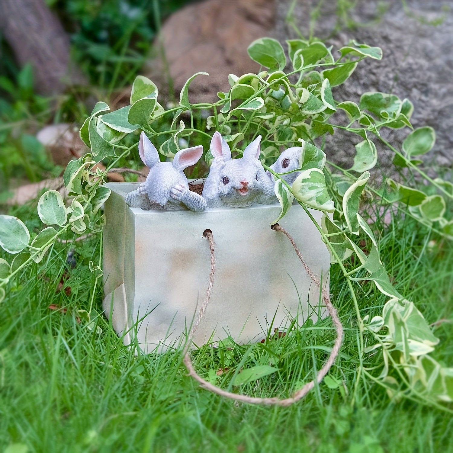 3 kaniner i en blomkrukor - 18cm - CC Krukan